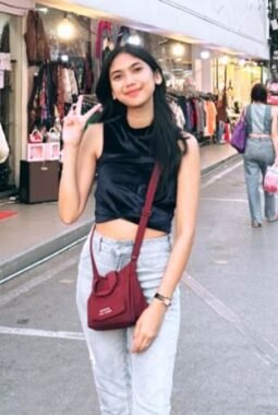 Musik dan Komunikasi: Bagaimana Debby Lufiasita Menginspirasi di Dua Dunia Berbeda