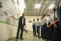 Kali ini, BRI Peduli ‘Yok Kita Gas’ dilakukan melalui kegiatan edukasi dan aksi pengelolaan sampah di Istana Maggot BSF, yang berlokasi di Kel. Kebonsari, Kec. Jambangan, Surabaya, Jawa Timur. (Dok. BRI)