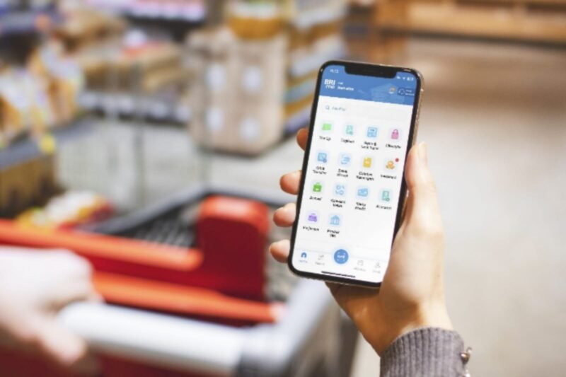 Fitur zakat di BRImo memungkinkan nasabah menunaikan zakat kapan saja dan di mana saja secara mudah dan aman. (Dok. BRI)