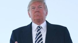 Trump menandatangani perintah tarif ekspor Brasil di tengah tekanan geopolitik yang meningkat menjelang pemilu 2025. (Facebook.com@Donald J. Trump)
