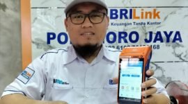 AgenBRILink menjadi jembatan layanan keuangan di pelosok negeri. Simak kisah AgenBRILink Podomoro Jaya di Gowa yang memberdayakan petani dan masyarakat lokal. (Dok. BRI)