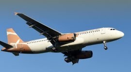 Maskapai Super Air Jet menunda keberangkatan pesawat IU-745 hingga keesokan paginya. (Facebook.com @Super Air Jet )